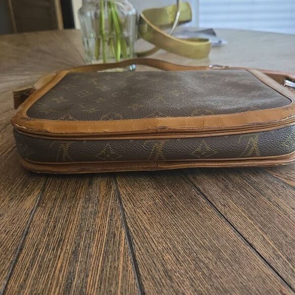 Vintage Louis Vuitton Crossbody Handbag - Picture 9 of 16